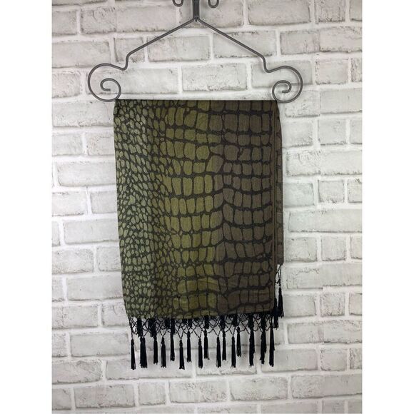 Chicos Scarf Shawl Reversible Beaded Tassels Green Snakeskin Large - Picture 7 of 8